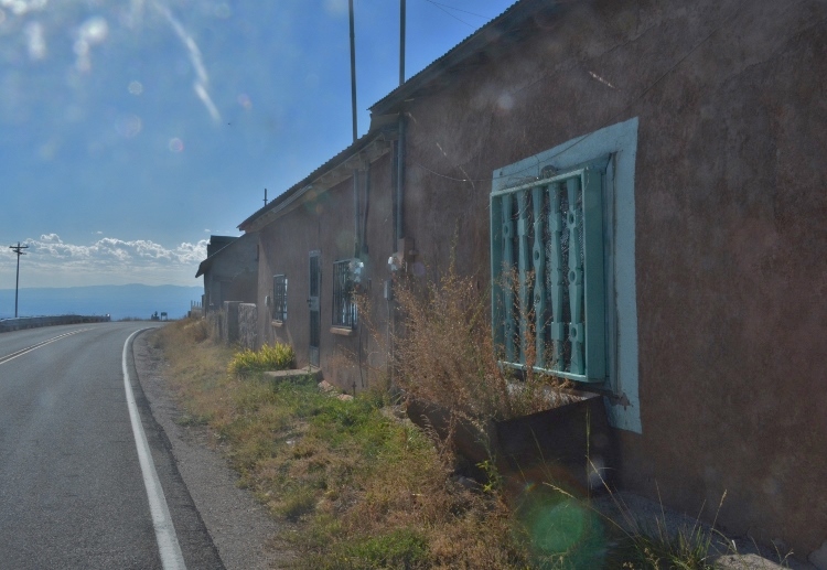 Buildings along the highway in Truchas